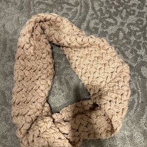 NWOT Chunky Knit Baby Pink Scarf